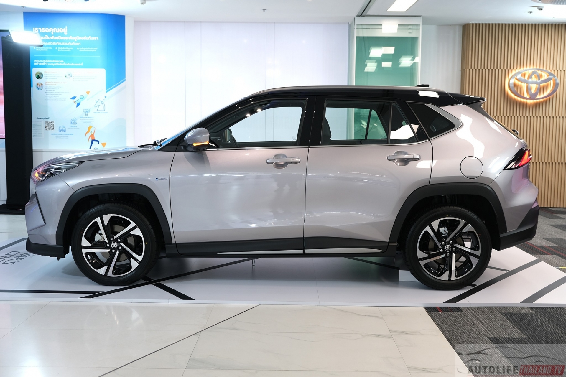 toyota-yaris-cross-2024-9