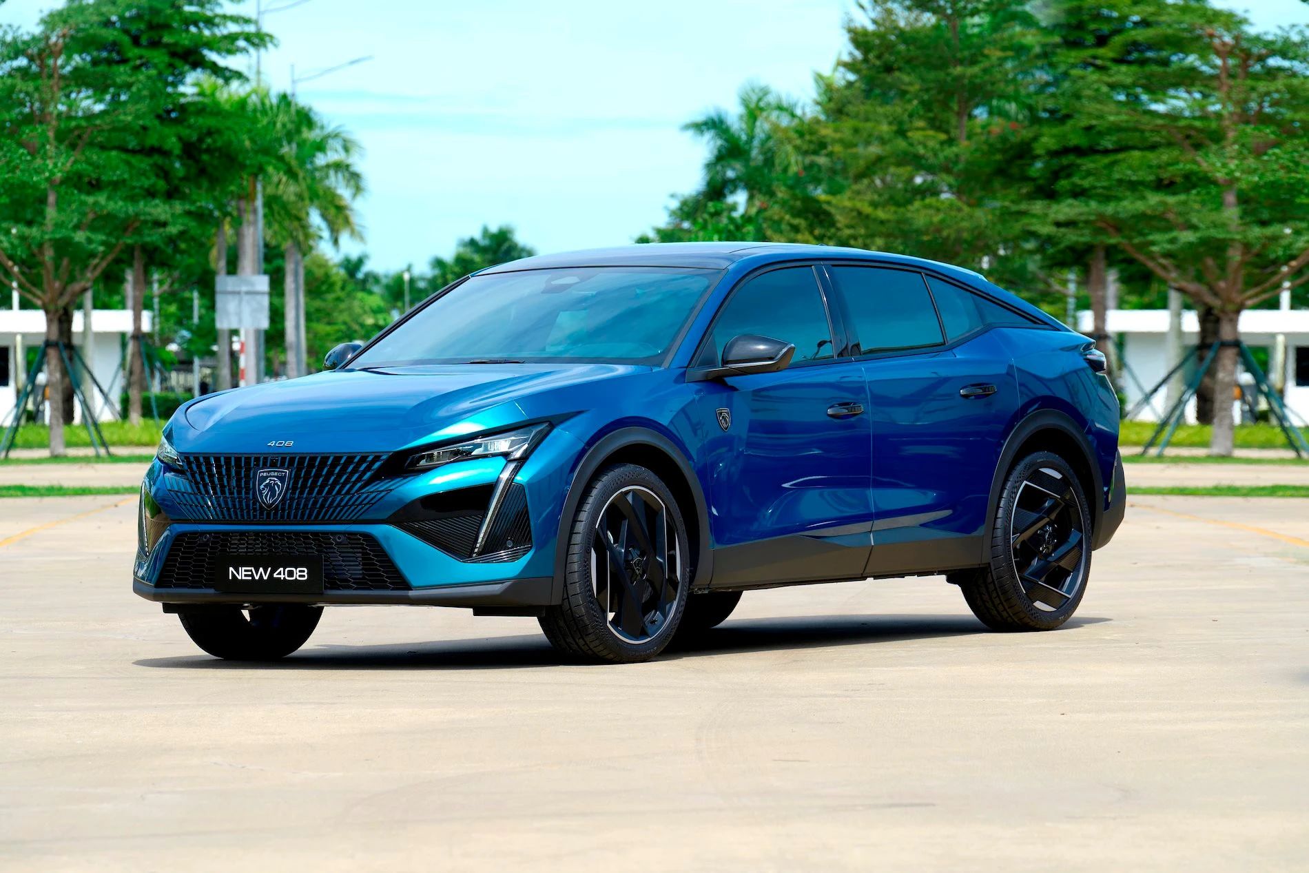 Điểm qua sự khác biệt giữa 3 phiên bản của SUV Coupe Peugeot 408 vừa ra mắt Việt Nam 345053