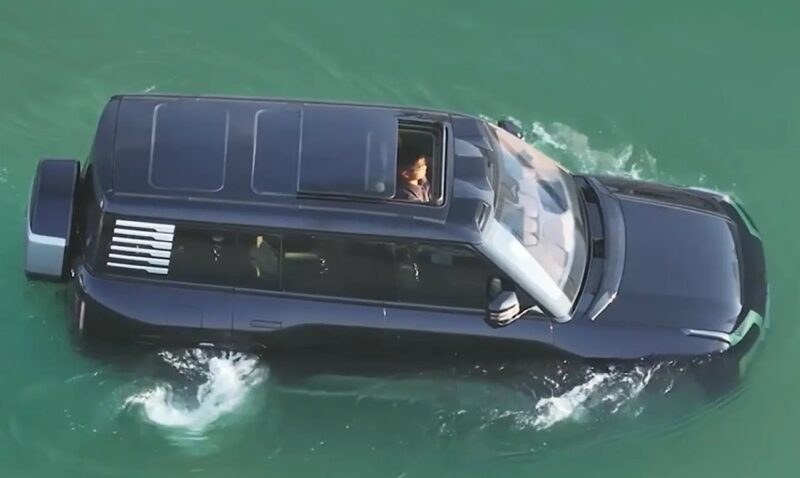 vua-ra-mat-suv-doc-la-cua-hang-xe-sap-vao-viet-nam-ghi-nhan-luong-dat-hang-kho-tin-339136 (1)