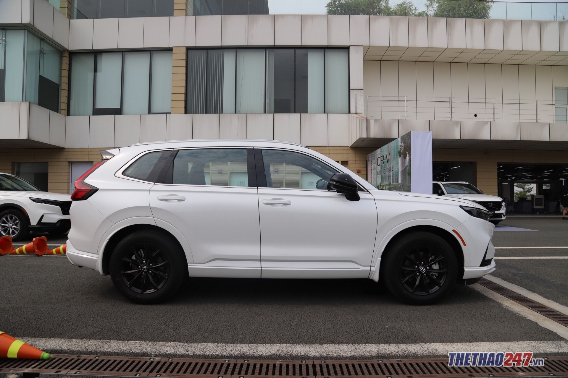 Soi chi tiết Honda CR-V e:HEV RS 2024 vừa trình làng thị trường Việt 346300