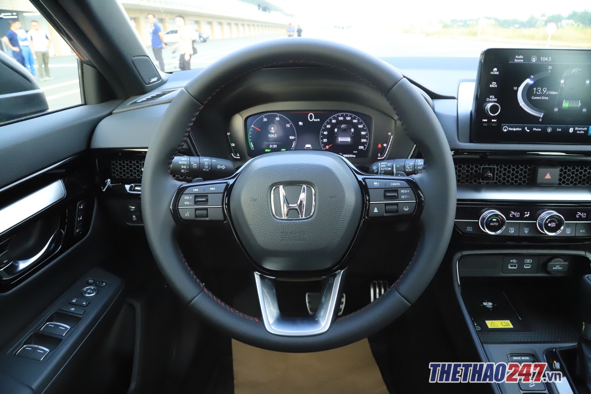 Soi chi tiết Honda CR-V e:HEV RS 2024 vừa trình làng thị trường Việt 346349