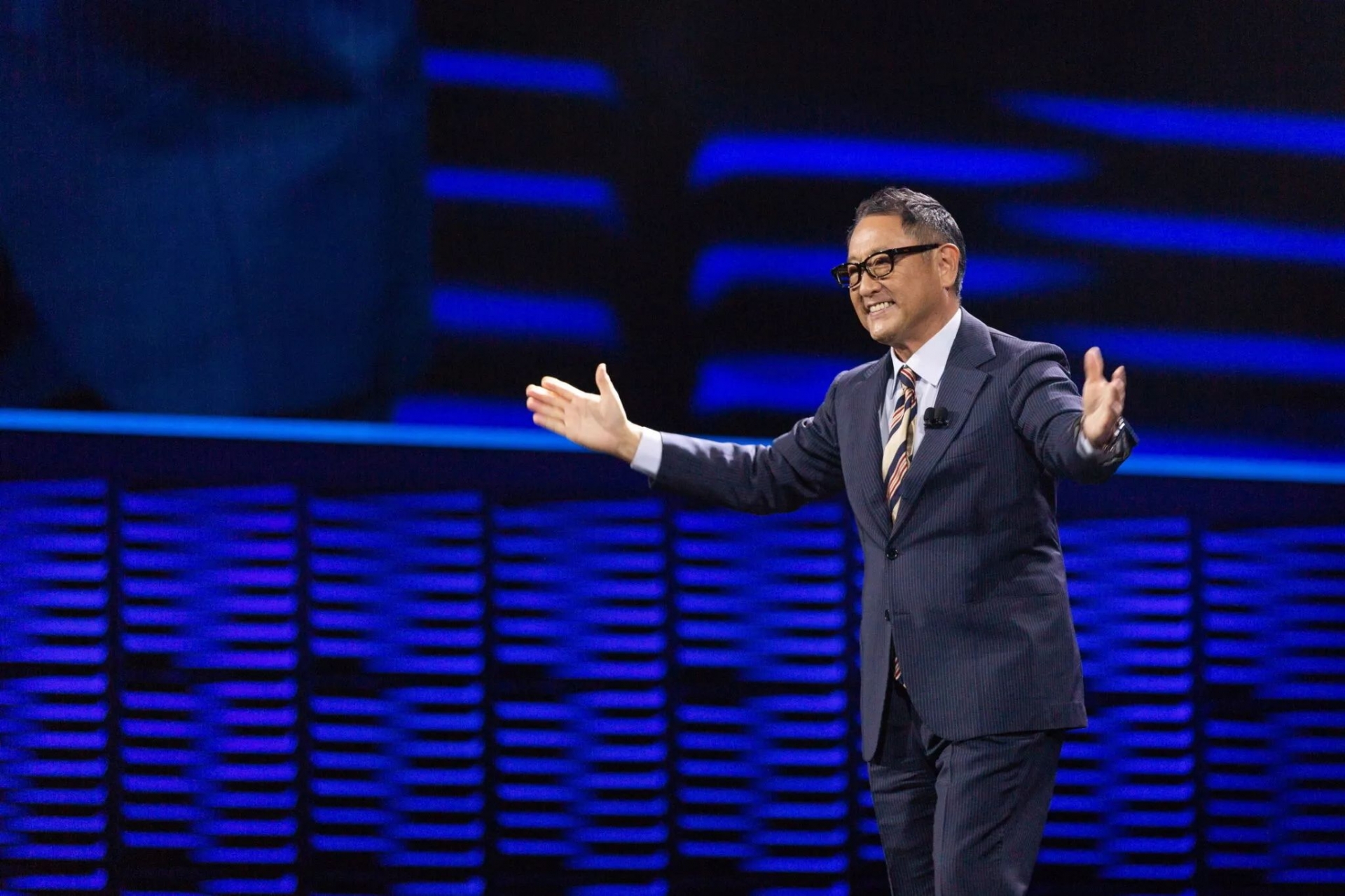 Chủ tịch Toyota: Người dùng đang dần nhận ra thực tế đằng sau những chiếc xe điện 346778