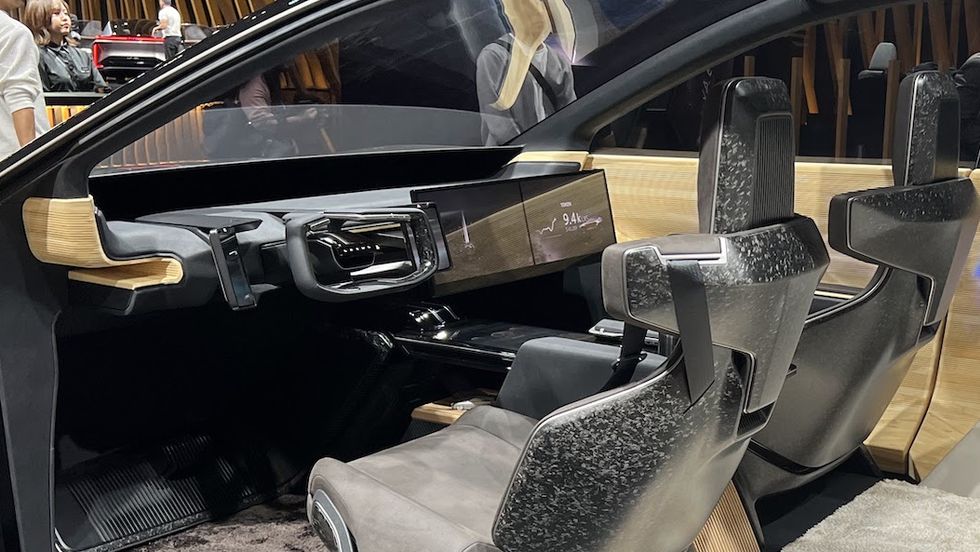 Chiêm ngưỡng Lexus ZF-ZL - nguyên mẫu SUV điện cỡ lớn đến từ tương lai 349027