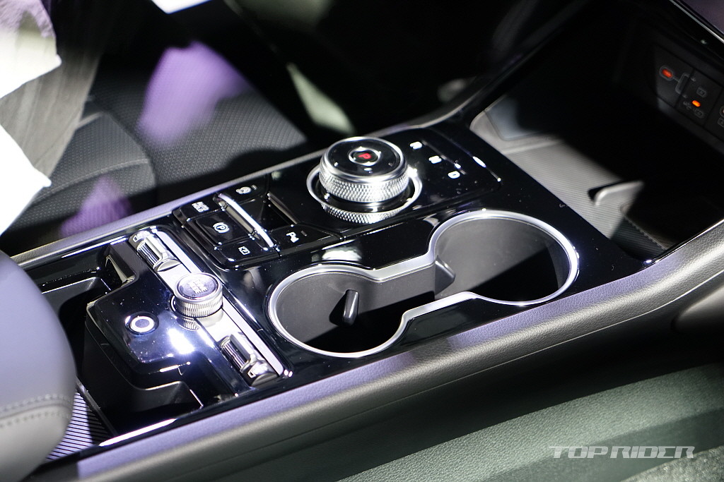 Chiêm ngưỡng ảnh thực tế của Kia K5 2024 vừa ra mắt, chờ ngày về Việt Nam đấu Camry, Accord 350915