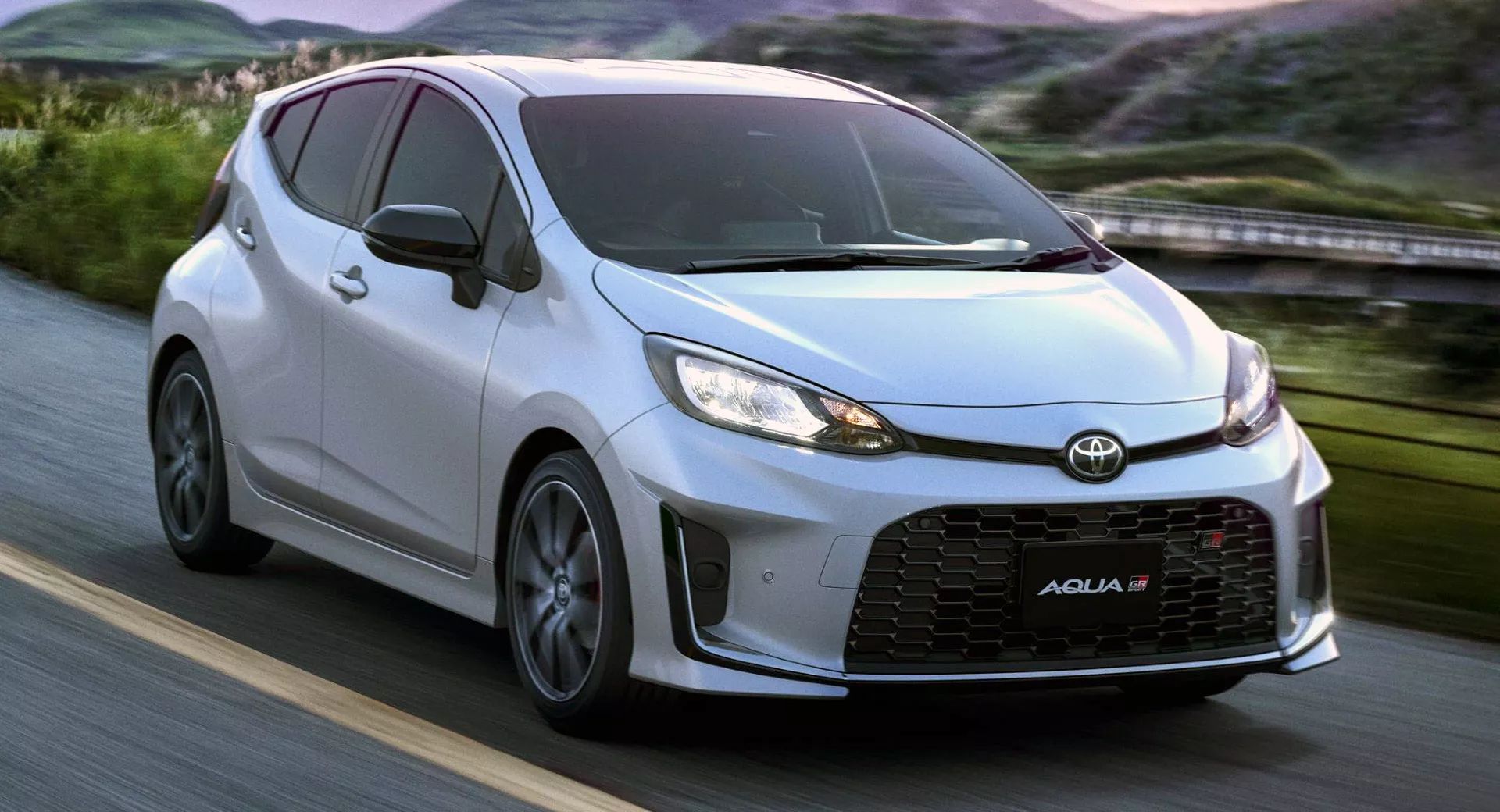 2023-Toyota-Aqua-GR-Sport-1a-1_result