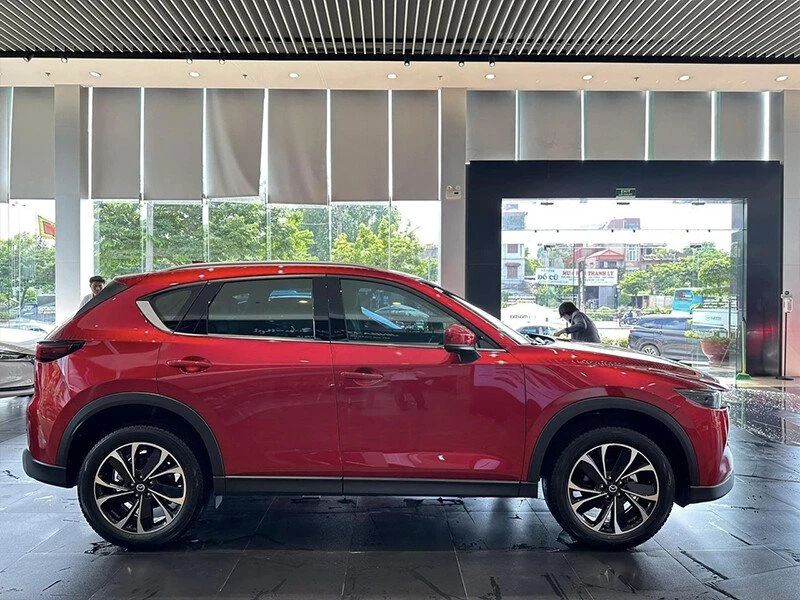  Mazda CX-5 ‘cô đơn’ trên đỉnh phân khúc trong năm 2023 379553