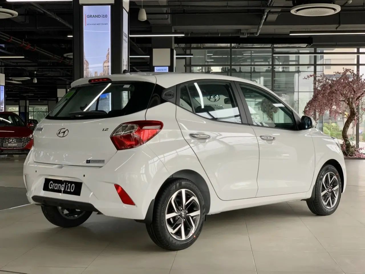 Hyundai Grand i10 băng băng về đích trong cuộc đua trở thành xe hạng A ‘được lòng’ khách Việt nhất năm 2023  380429