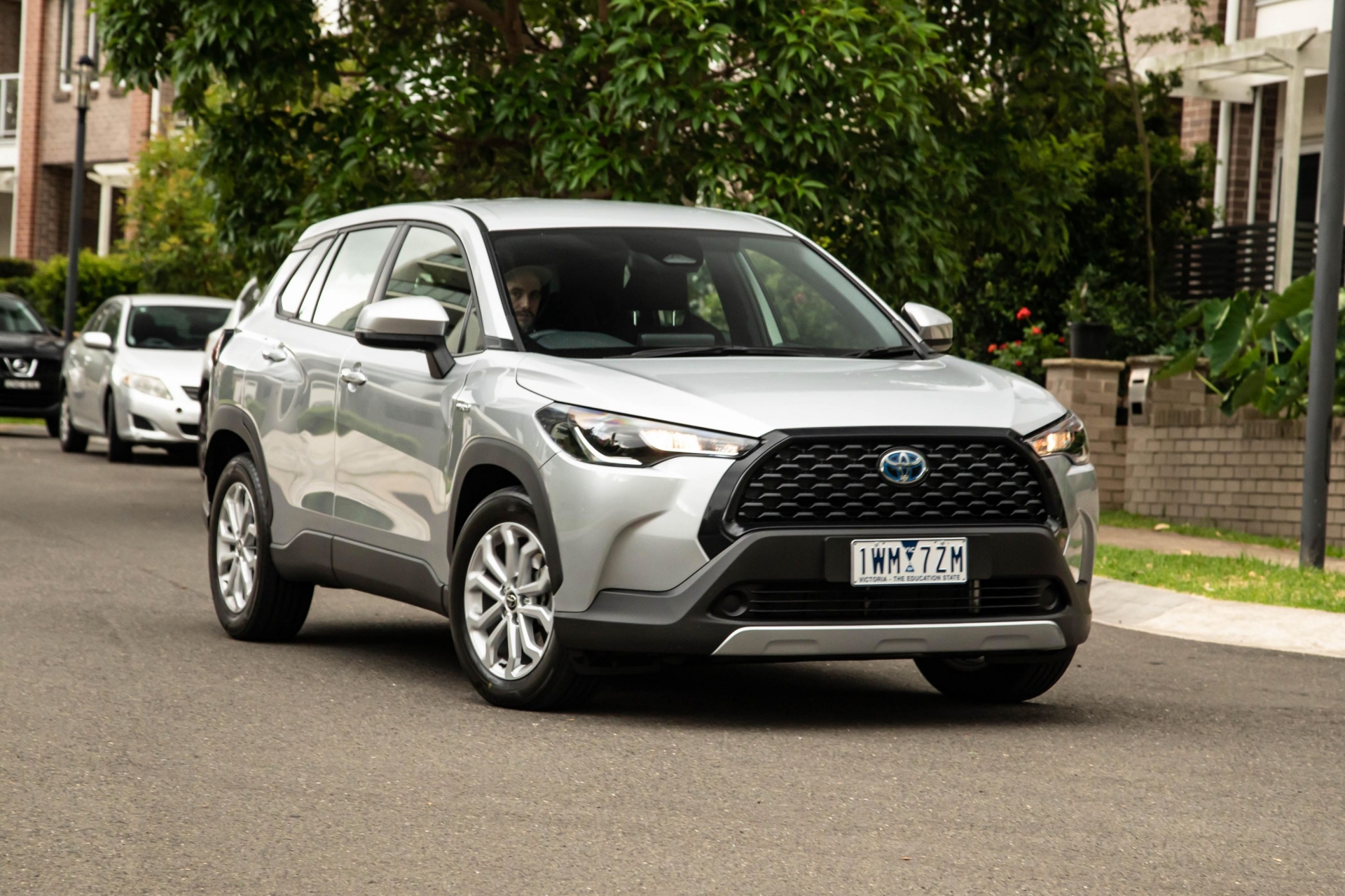 2023-Toyota-Corolla-Cross-GX-Hybrid-35