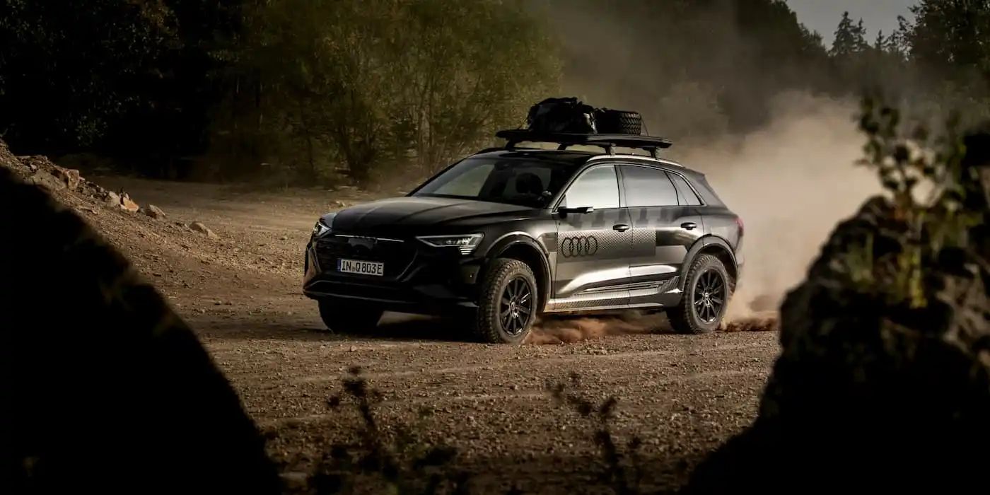 Audi-Q8-e-tron-Dakar-1_result