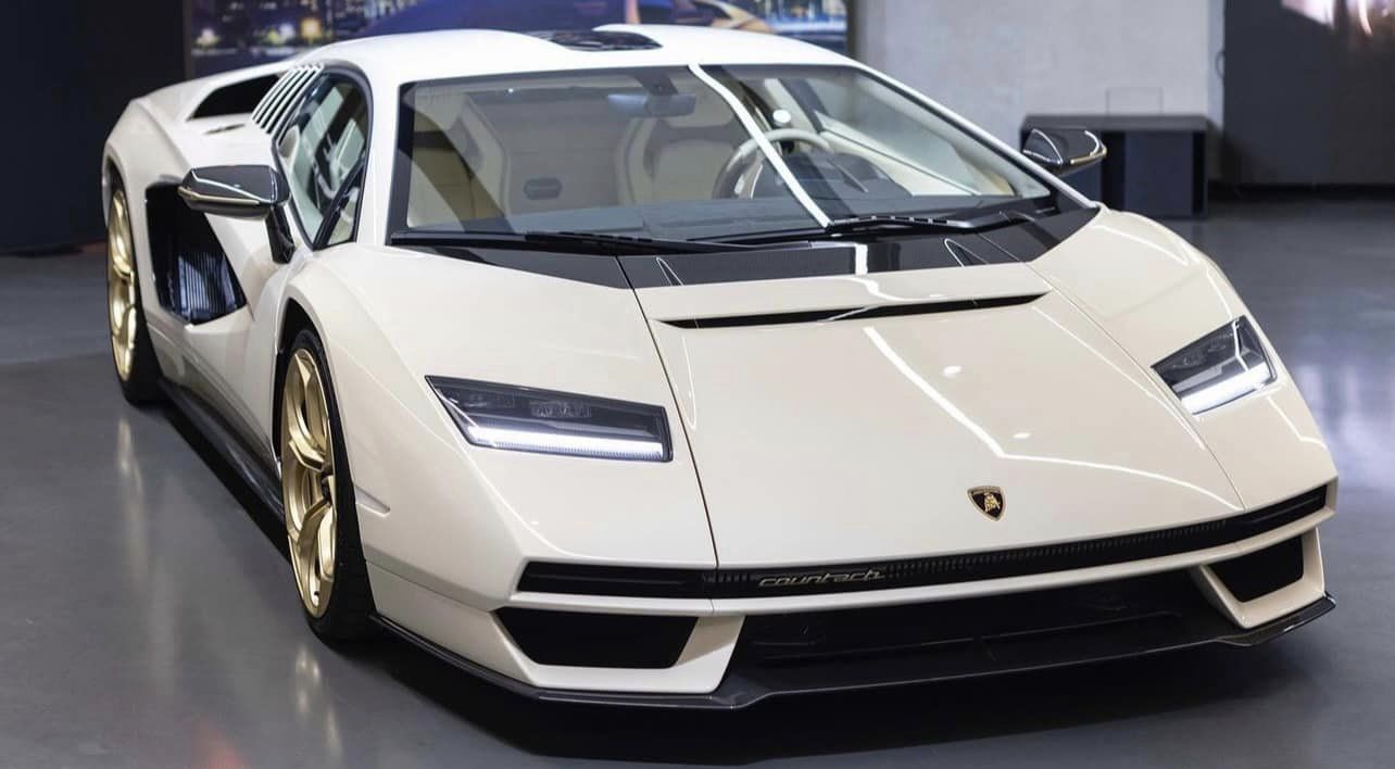 Ông bố ‘quốc dân’ tặng con gái 6 tuổi siêu xe Lamborghini Countach LPI800-4 ‘hàng độc’ có giá quy đổi hơn 280 tỷ đồng 384282