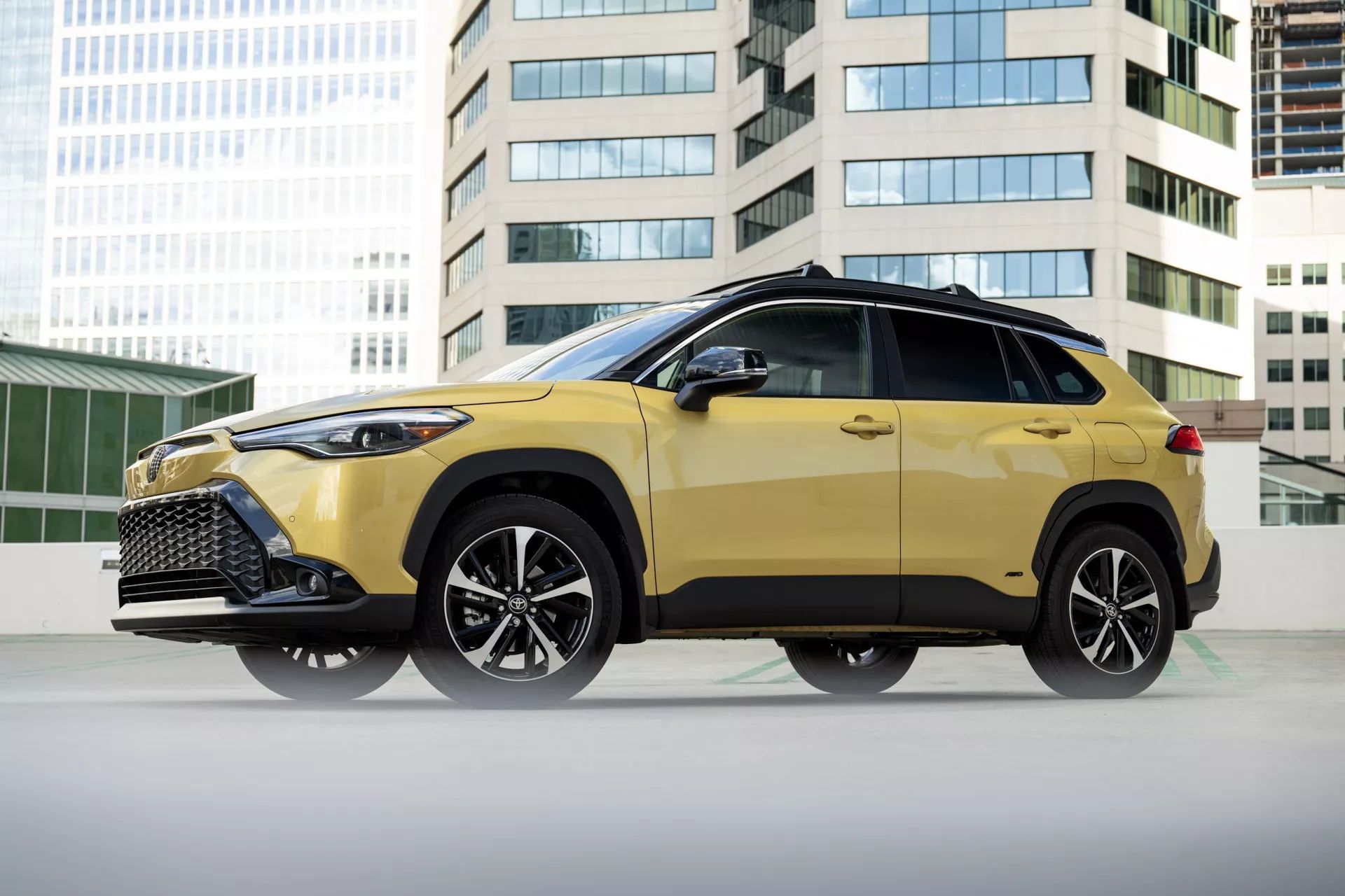 Toyota-Corolla-Cross-hybrid-00012_result