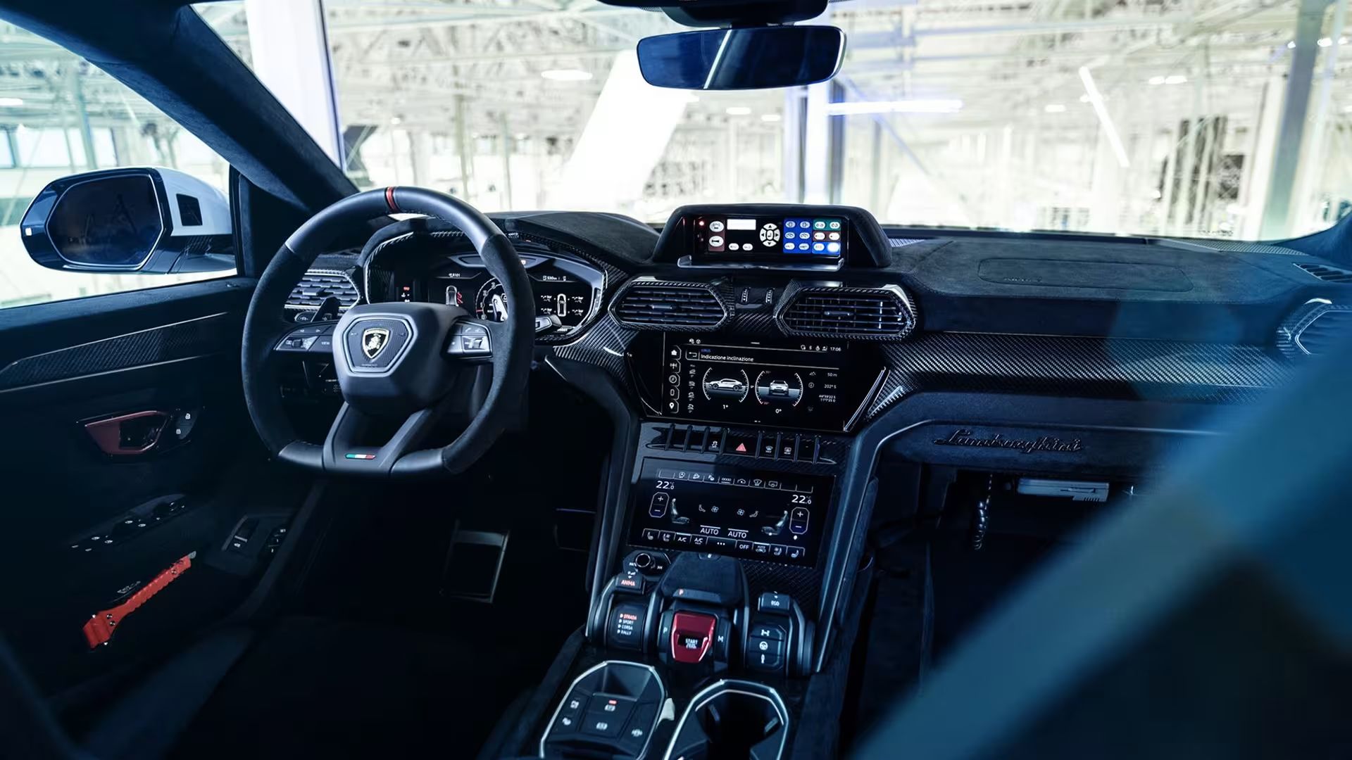 Chiêm ngưỡng siêu SUV Lamborghini Urus Performante giá quy đổi hơn 7 tỷ đồng vừa gia nhập lực lượng cảnh sát Ý 385478