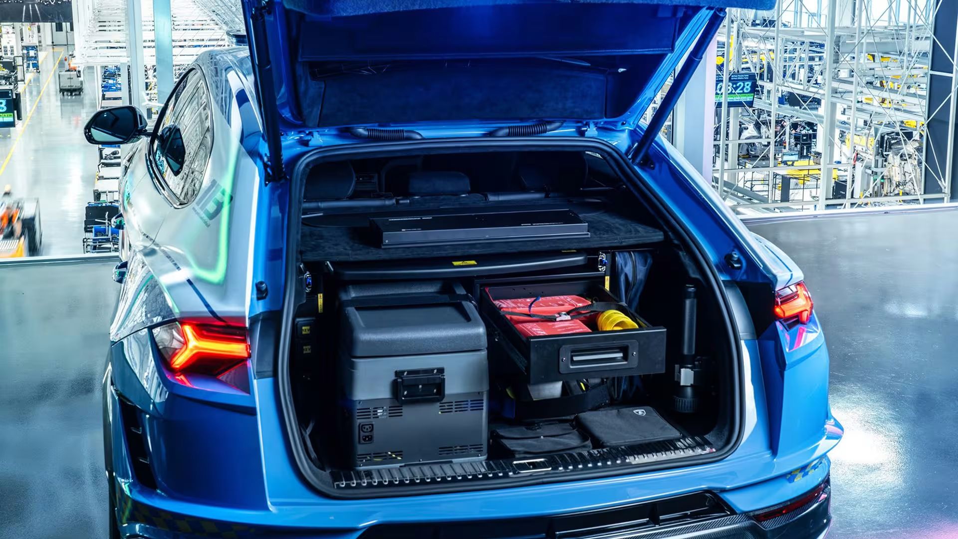 Chiêm ngưỡng siêu SUV Lamborghini Urus Performante giá quy đổi hơn 7 tỷ đồng vừa gia nhập lực lượng cảnh sát Ý 385479