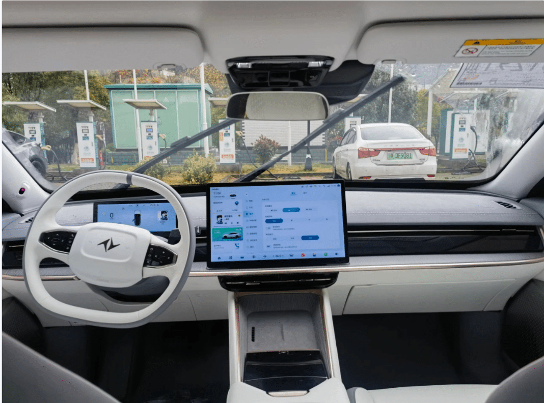 Dongfeng eπ 007 chốt ngày mở bán: Xe điện với cửa mở như Lamborghini, phạm vi hoạt động 1.200 km 385414