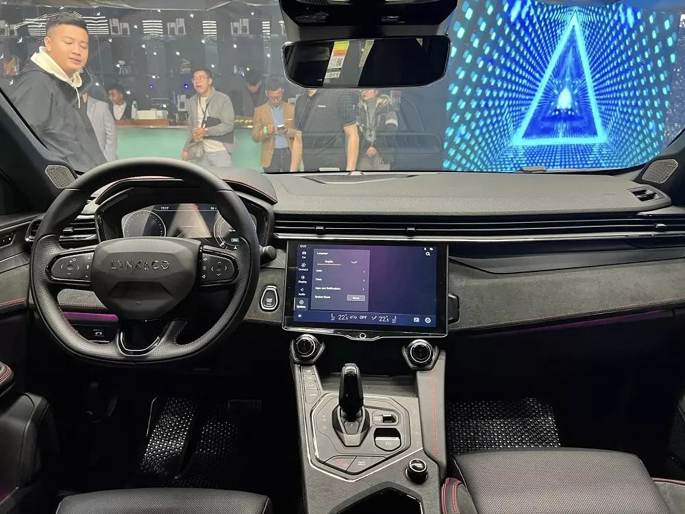 Hai mẫu SUV Lynk & Co hé lộ giá bán dự kiến trước thềm ra mắt 386400