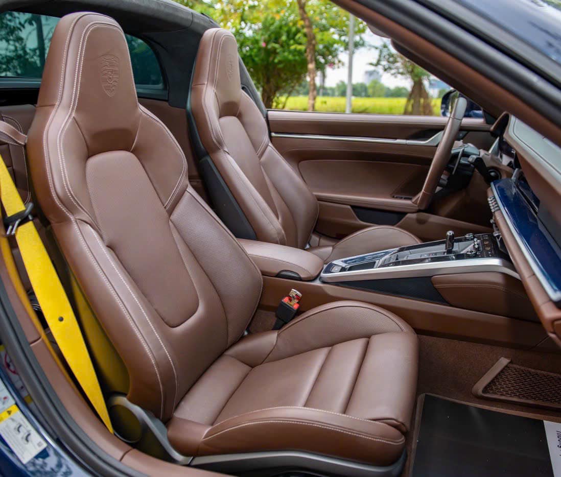 Xe mui trần Porsche 911 Targa chạy ‘siêu lướt’ 6.000 km rớt giá hơn 3 tỷ đồng 386476