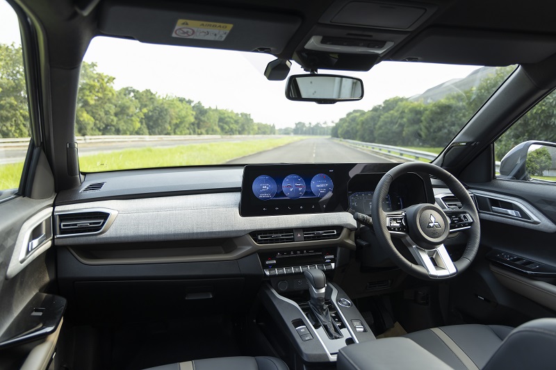 harga-mitsubishi-xforce-2023-dashboard