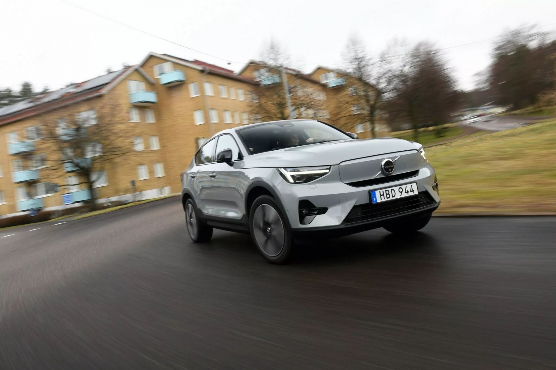 2023-Volvo-C40-1-2048x1366_result