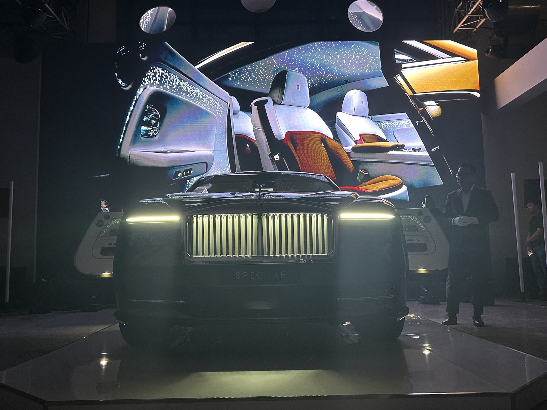 rolls-royce-spectre-6