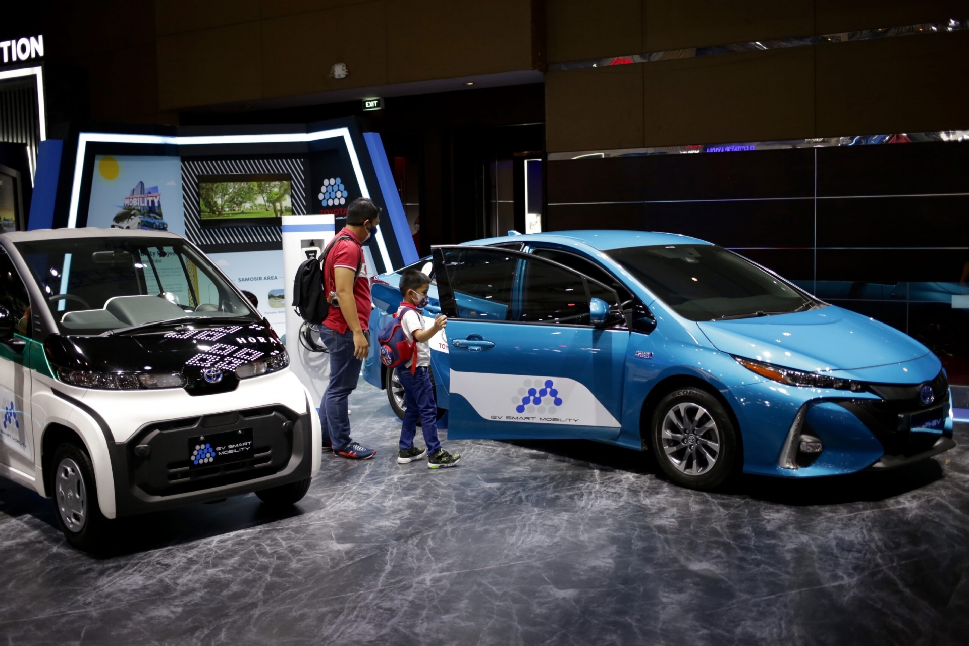 Đối thủ của VinFast ‘chơi lớn’, ra mắt đồng thời 3 mẫu xe điện mới tại Indonesia 392842