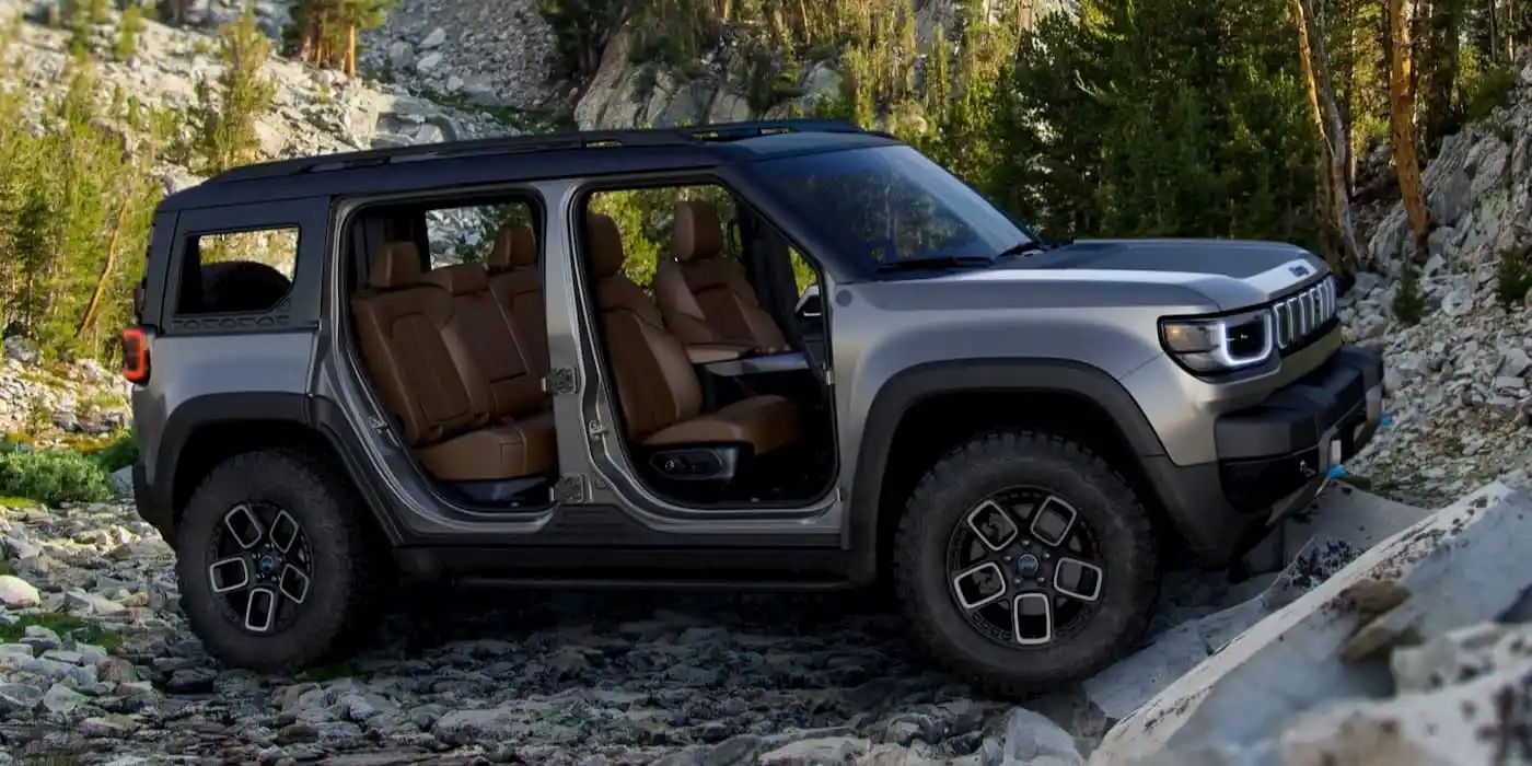 Jeep hé lộ xe điện Wagoneer S: Mạnh ngang siêu xe, ra mắt mùa thu 2024 393367