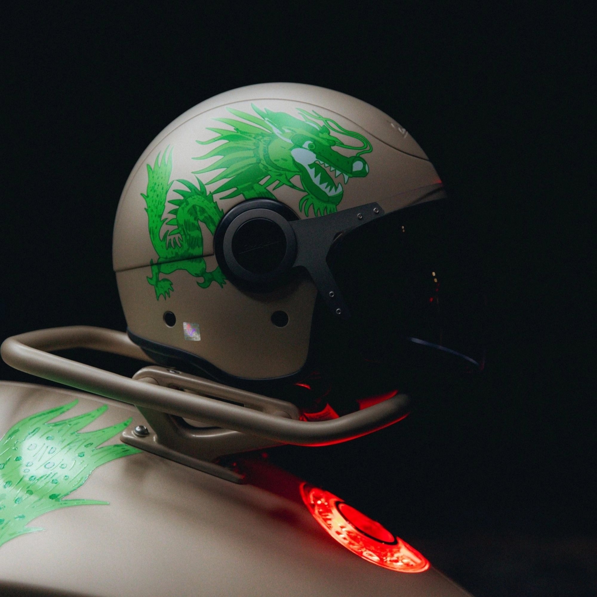 vespa-946-dragon-13-17059987206821958896011_result