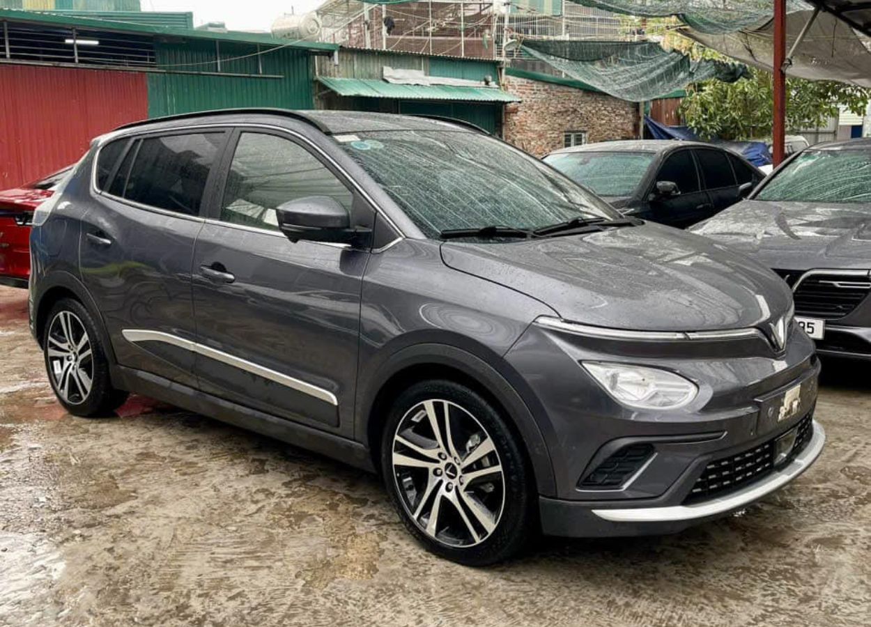 Lăn bánh siêu lướt 5.000km, VinFast e34 giúp người mua xe cũ ‘bỏ túi’ hơn 300 triệu đồng 396583