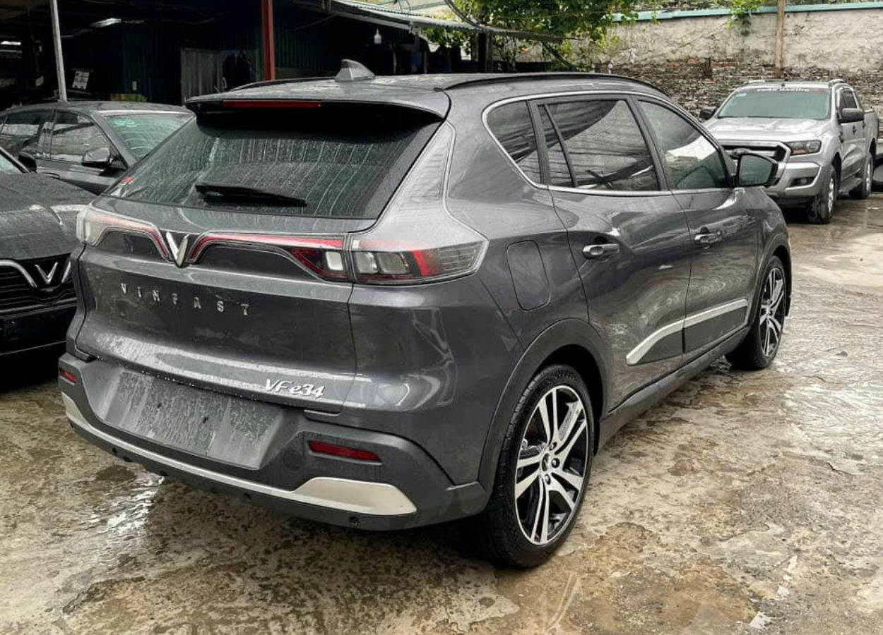 Lăn bánh siêu lướt 5.000km, VinFast e34 giúp người mua xe cũ ‘bỏ túi’ hơn 300 triệu đồng 396584