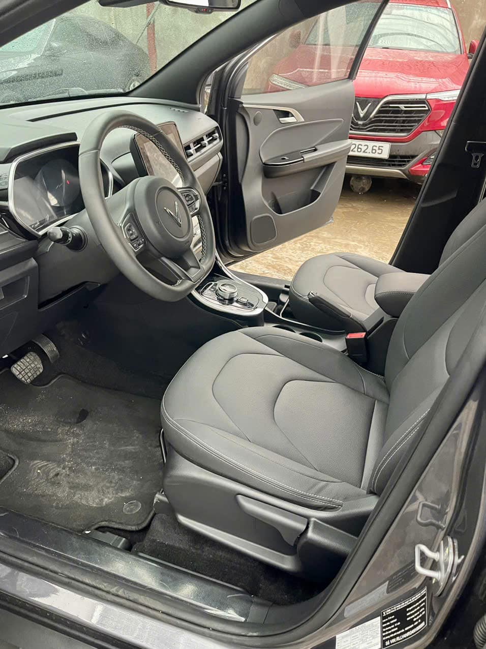 Lăn bánh siêu lướt 5.000km, VinFast e34 giúp người mua xe cũ ‘bỏ túi’ hơn 300 triệu đồng 396585