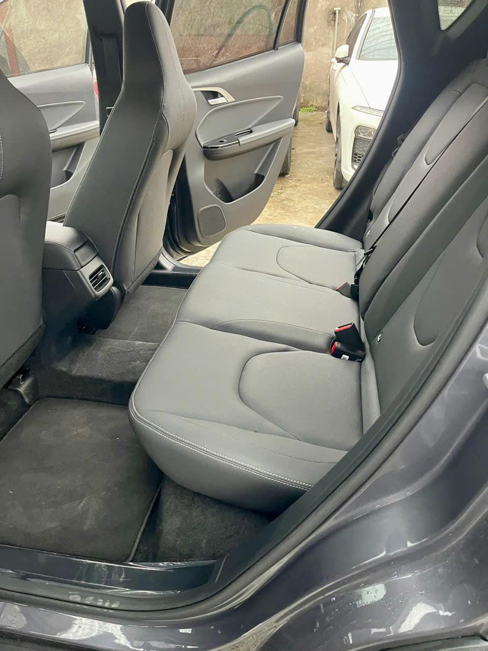 Lăn bánh siêu lướt 5.000km, VinFast e34 giúp người mua xe cũ ‘bỏ túi’ hơn 300 triệu đồng 396586