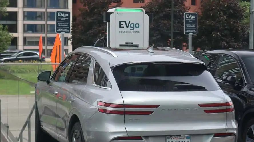 genesis-electrified-gv70-vs.-lexus-rz-450e (6)_result