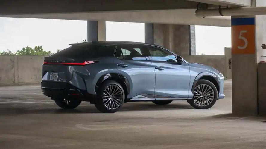 So sánh Genesis GV70 Electrified và Lexus RZ450e: Vì sao xe điện Hyundai tốt hơn Toyota? 397463