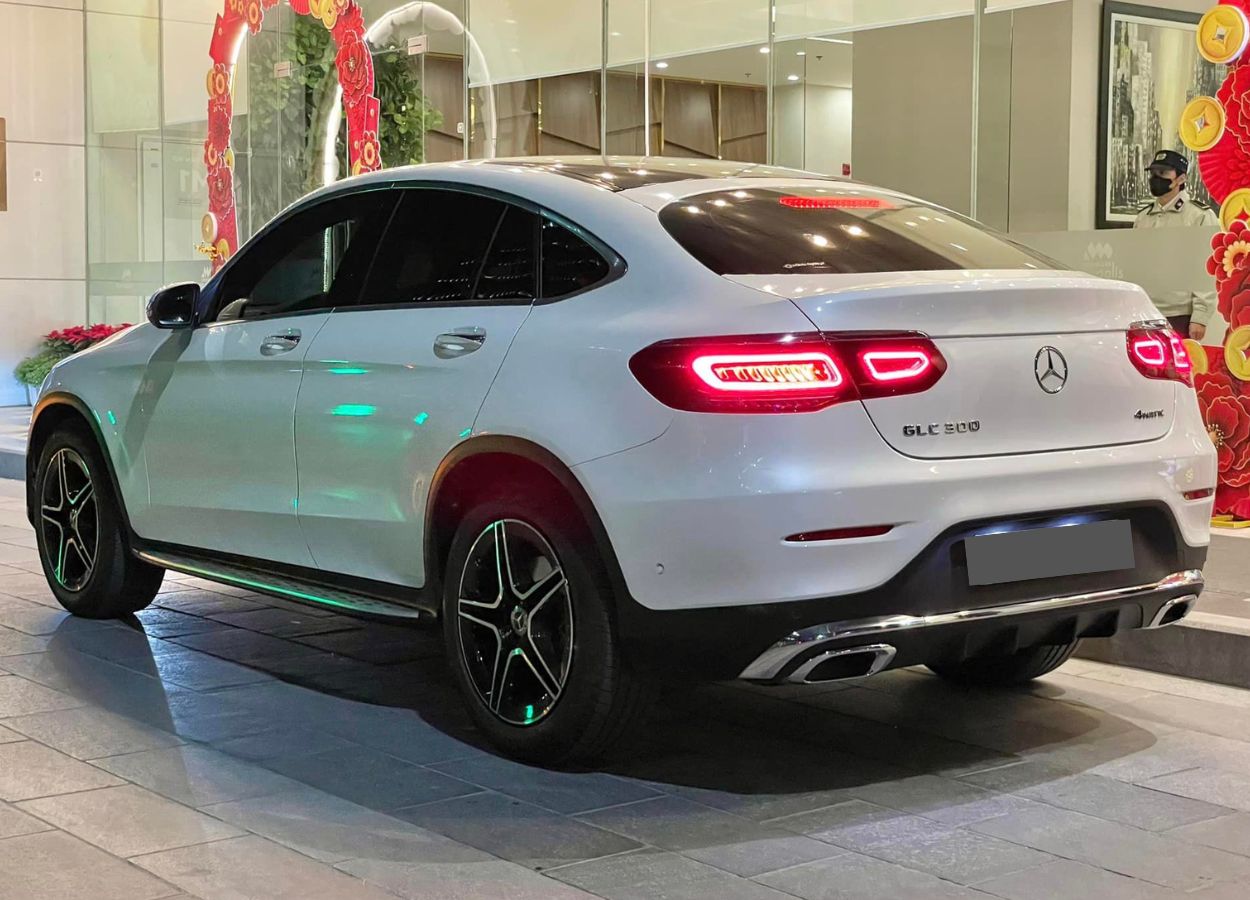 Hàng hiếm Mercedes-Benz GLC 300 Coupe lăn bánh 1 năm mất giá ngang một chiếc Mazda CX-8 397902