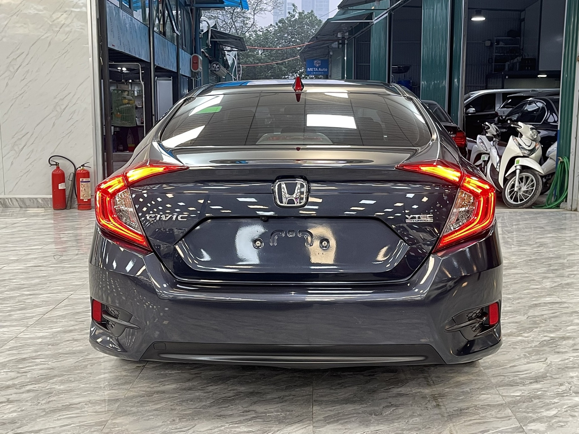 Sử dụng 5 năm, Honda Civic ‘full option’ mất giá ngang một chiếc Hyundai i10 401217