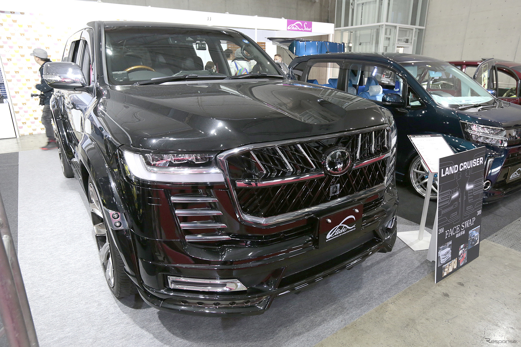 Cận cảnh những phiên bản cực ‘độc’ của Toyota Land Cruiser tại triển lãm xe độ lớn nhất Nhật Bản 403061