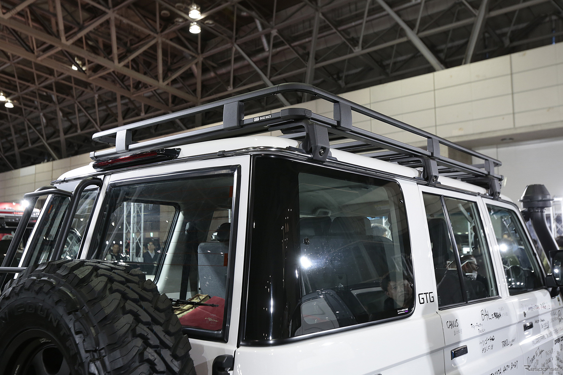 Cận cảnh những phiên bản cực ‘độc’ của Toyota Land Cruiser tại triển lãm xe độ lớn nhất Nhật Bản 403063