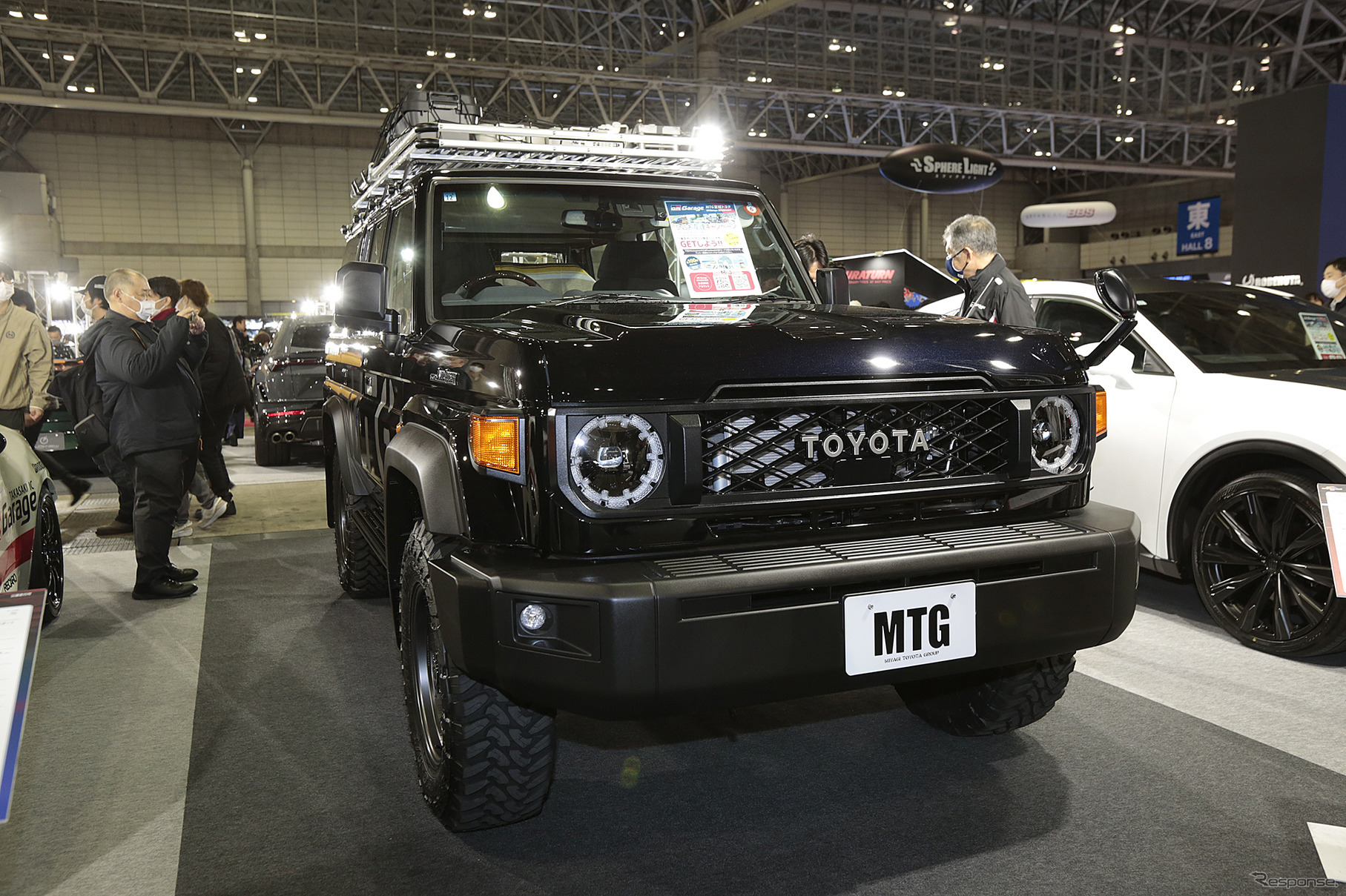 Cận cảnh những phiên bản cực ‘độc’ của Toyota Land Cruiser tại triển lãm xe độ lớn nhất Nhật Bản 403090