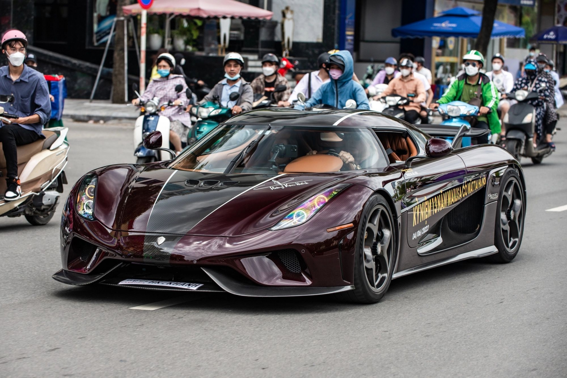 Choáng với chi phí bảo dưỡng ‘khủng’ dành cho siêu phẩm Koenigsegg Regera của đại gia Hoàng Kim Khánh 403135