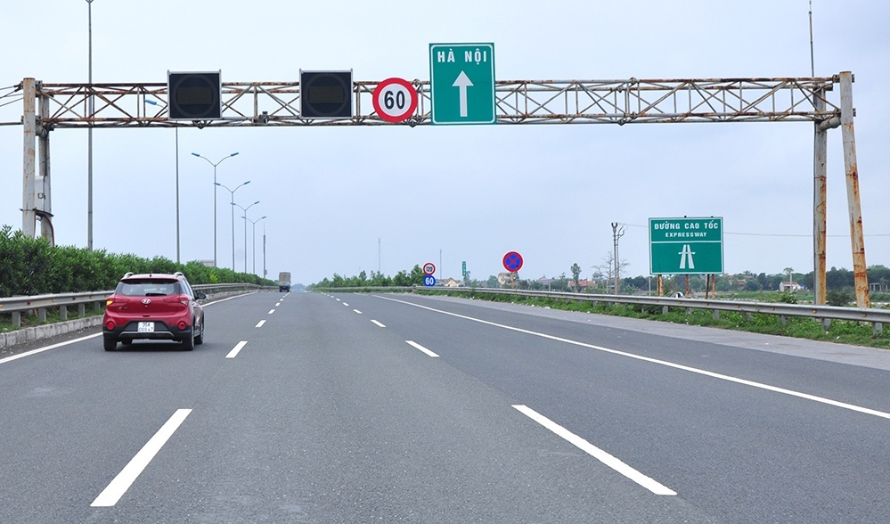 Di chuyển trên cao tốc, tài xế cần ‘nằm lòng’ những điều gì để đảm bảo an toàn? 408047