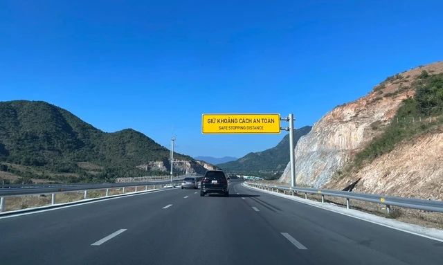 Di chuyển trên cao tốc, tài xế cần ‘nằm lòng’ những điều gì để đảm bảo an toàn? 408048