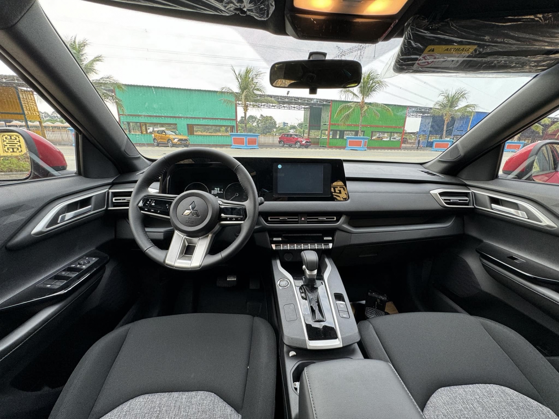 Ảnh thực tế Mitsubishi Xforce bản Exceed mới cập bến Việt Nam, giá 660 triệu đồng 409160