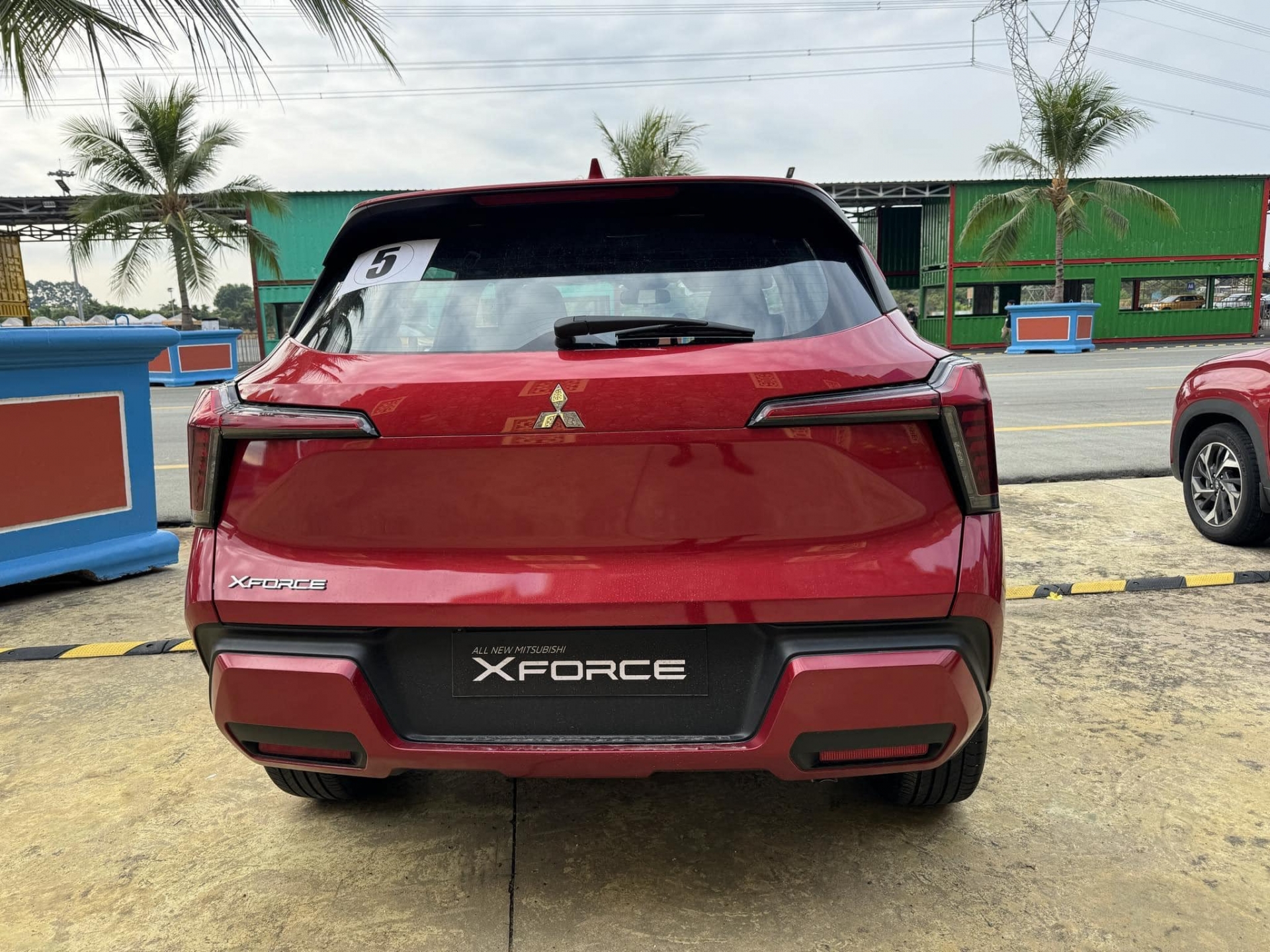 Ảnh thực tế Mitsubishi Xforce bản Exceed mới cập bến Việt Nam, giá 660 triệu đồng 409163