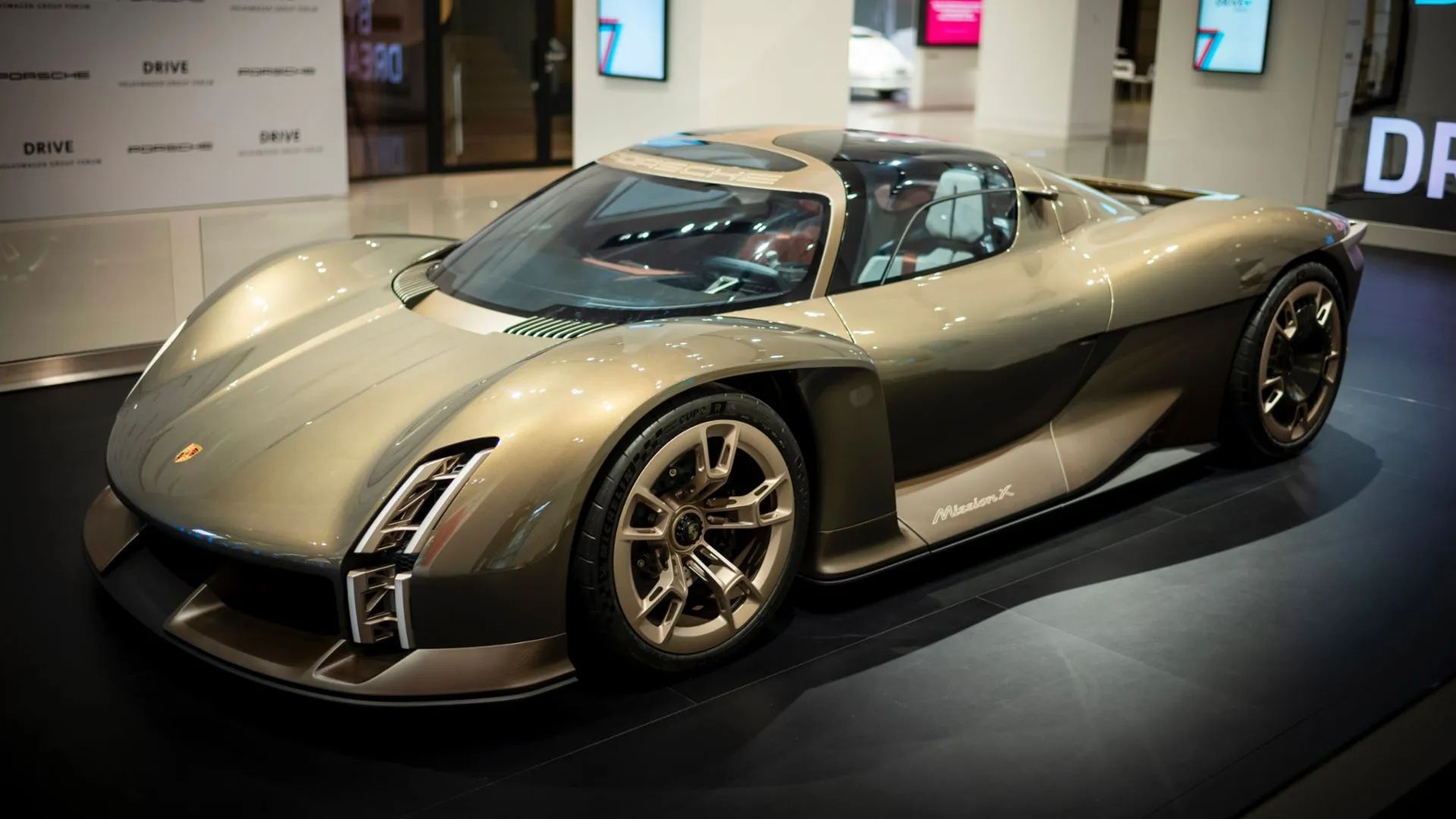 Porsche-Mission-X-electric-hypercar-4_result