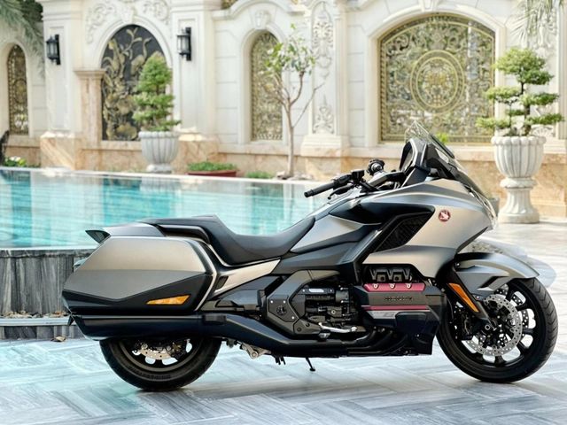 Đại gia Hoàng Kim Khánh chi hơn 1 tỷ đồng tậu siêu xe hai bánh Honda Gold Wing F6B 410171