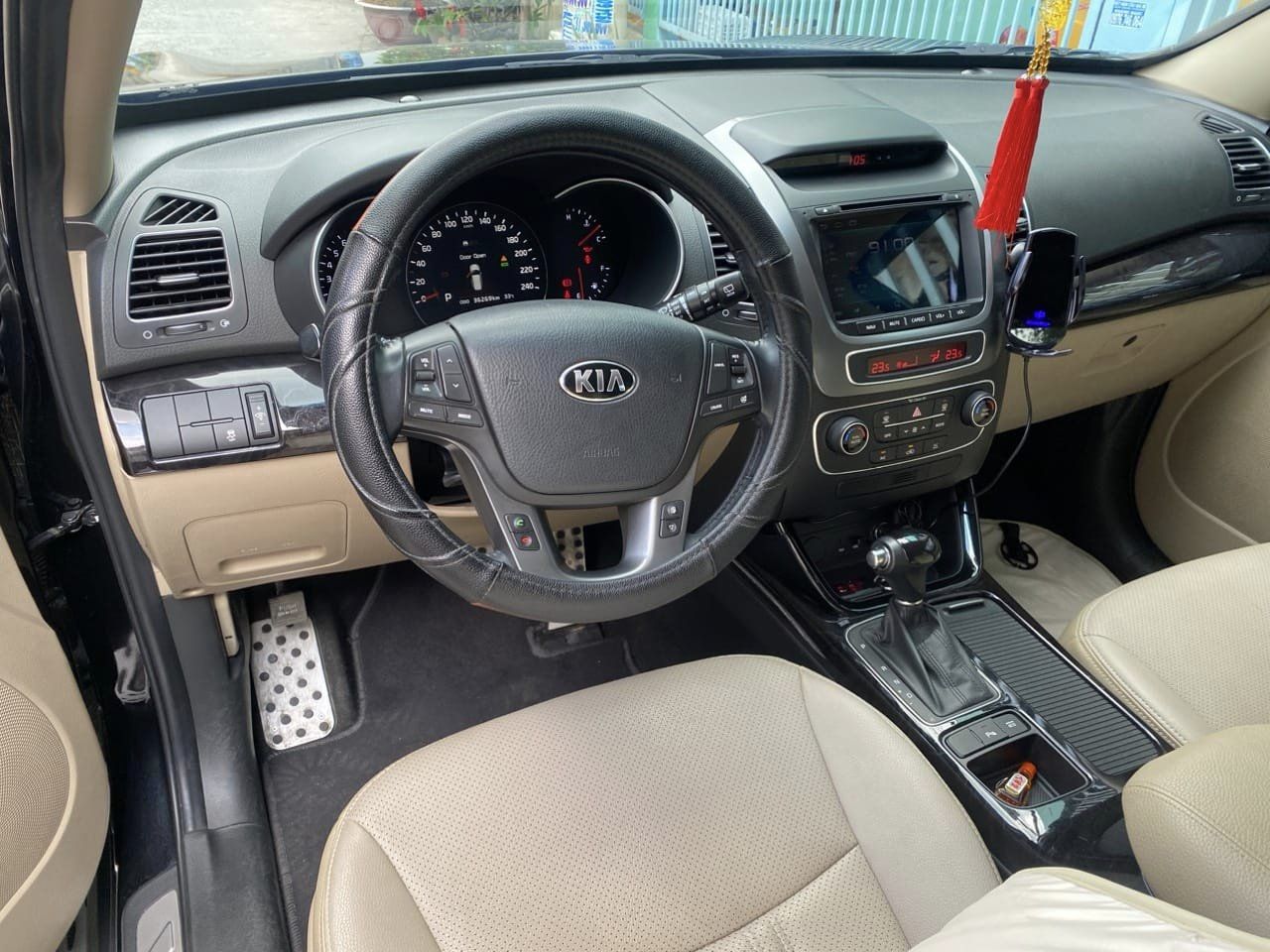 Kia Sorento lăn bánh 5 năm chào bán với giá rẻ hơn Toyota Yaris Cross 410675