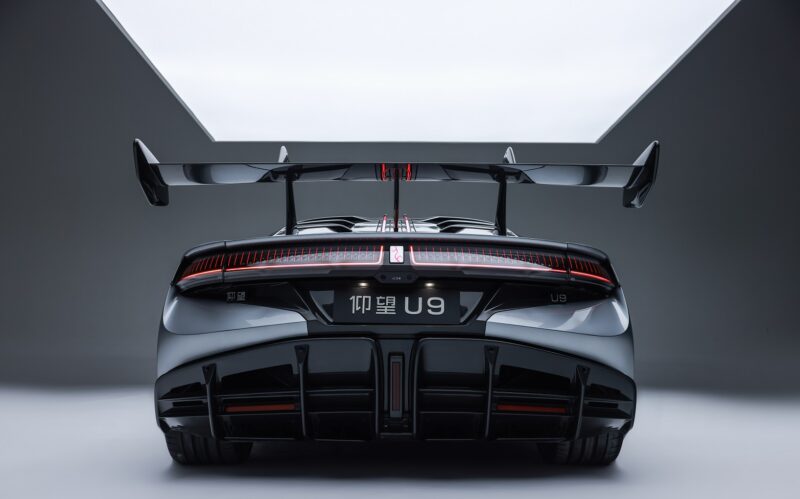 Hypercar chạy điện Yangwang U9 ra mắt, giá bán ‘đắt xắt ra miếng’ 411393