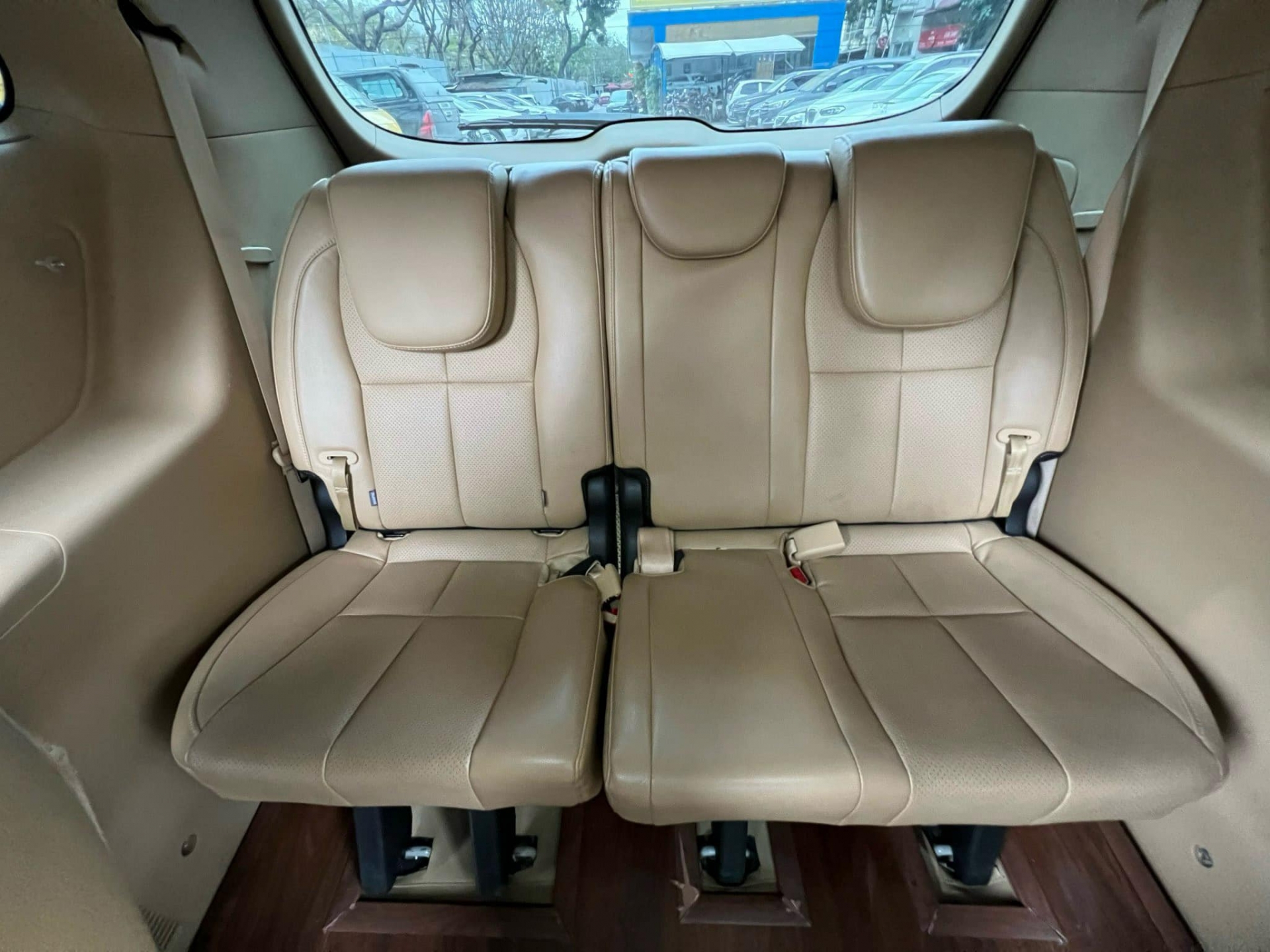 Kia Sedona bản full lăn bánh 8 vạn km bán ‘lỗ’ ngang một chiếc Ford Territory  413783