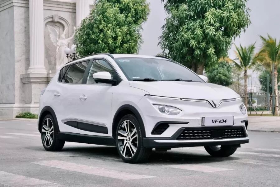 So sánh VinFast VF e34 tại Indonesia và Việt Nam: Lược bớt trang bị, giảm mạnh giá bán 415690