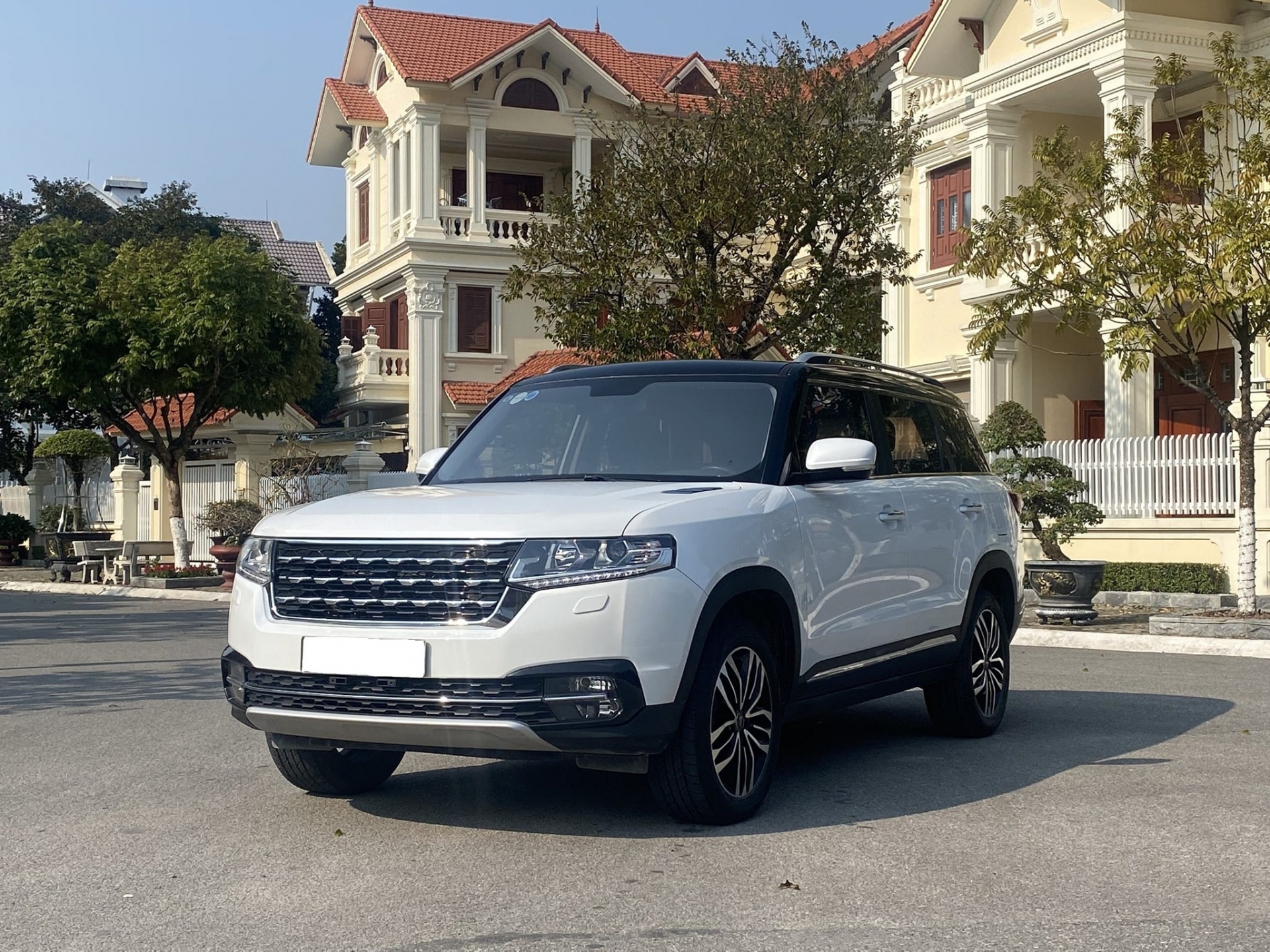 SUV Trung Quốc ngoại hình như Land Rover rớt giá xuống ngang Kia Morning 415637
