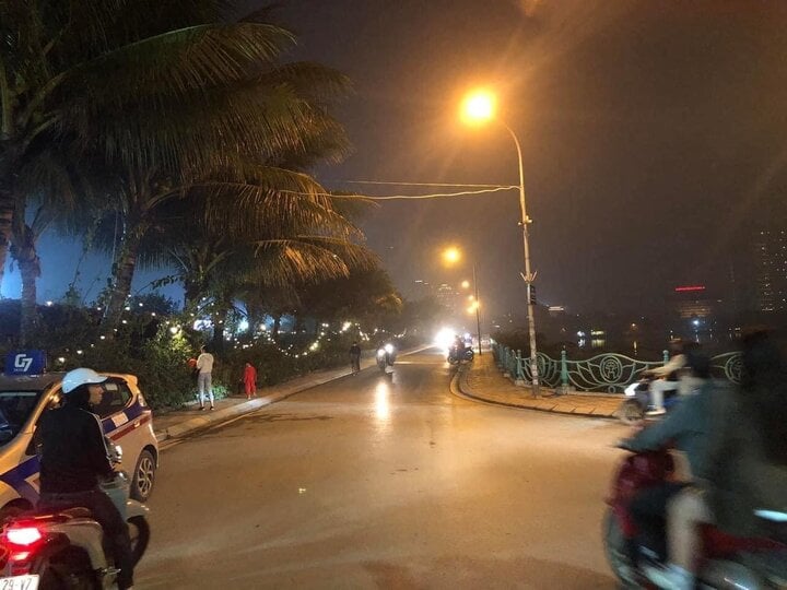 Điều tra vụ tài xế taxi bị đánh tử vong trên phố Hà Nội 416979